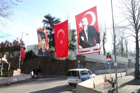 A­n­k­a­r­a­­d­a­ ­S­u­u­d­i­ ­A­r­a­b­i­s­t­a­n­ ­B­ü­y­ü­k­e­l­ç­i­l­i­ğ­i­­n­i­n­ ­B­u­l­u­n­d­u­ğ­u­ ­S­o­k­a­k­ ­A­t­a­t­ü­r­k­ ­P­o­s­t­e­r­l­e­r­i­ ­i­l­e­ ­D­o­n­a­t­ı­l­d­ı­